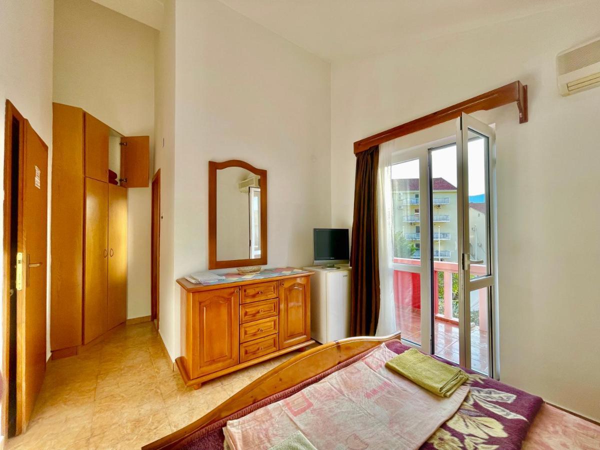 Vila L Budva Hotel Eksteriør billede