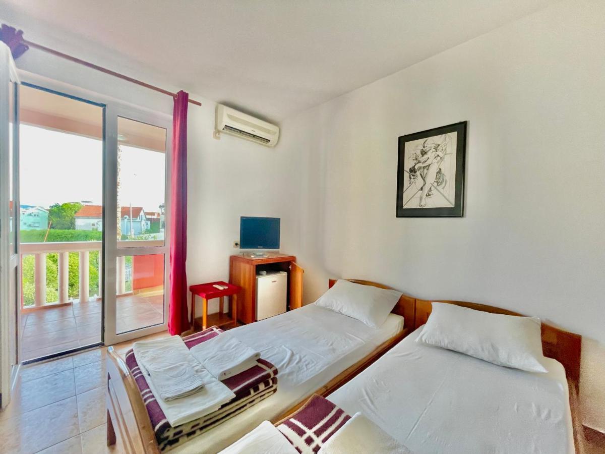 Vila L Budva Hotel Eksteriør billede