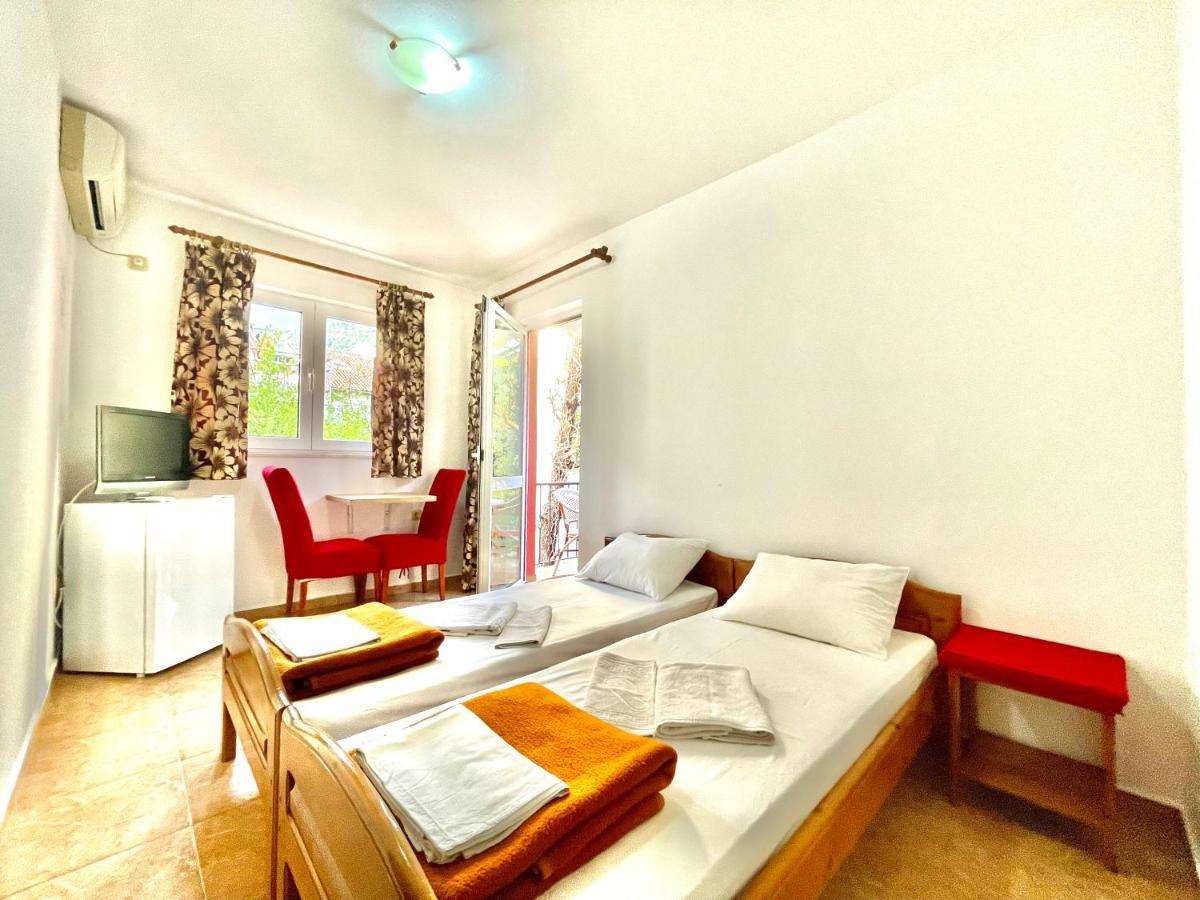 Vila L Budva Hotel Eksteriør billede