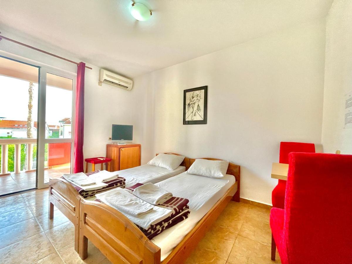 Vila L Budva Hotel Eksteriør billede