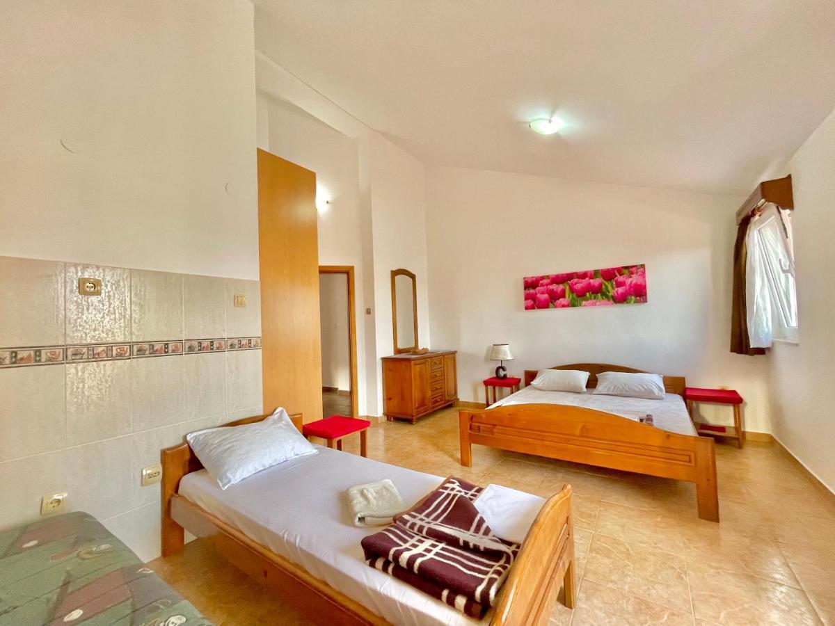 Vila L Budva Hotel Eksteriør billede