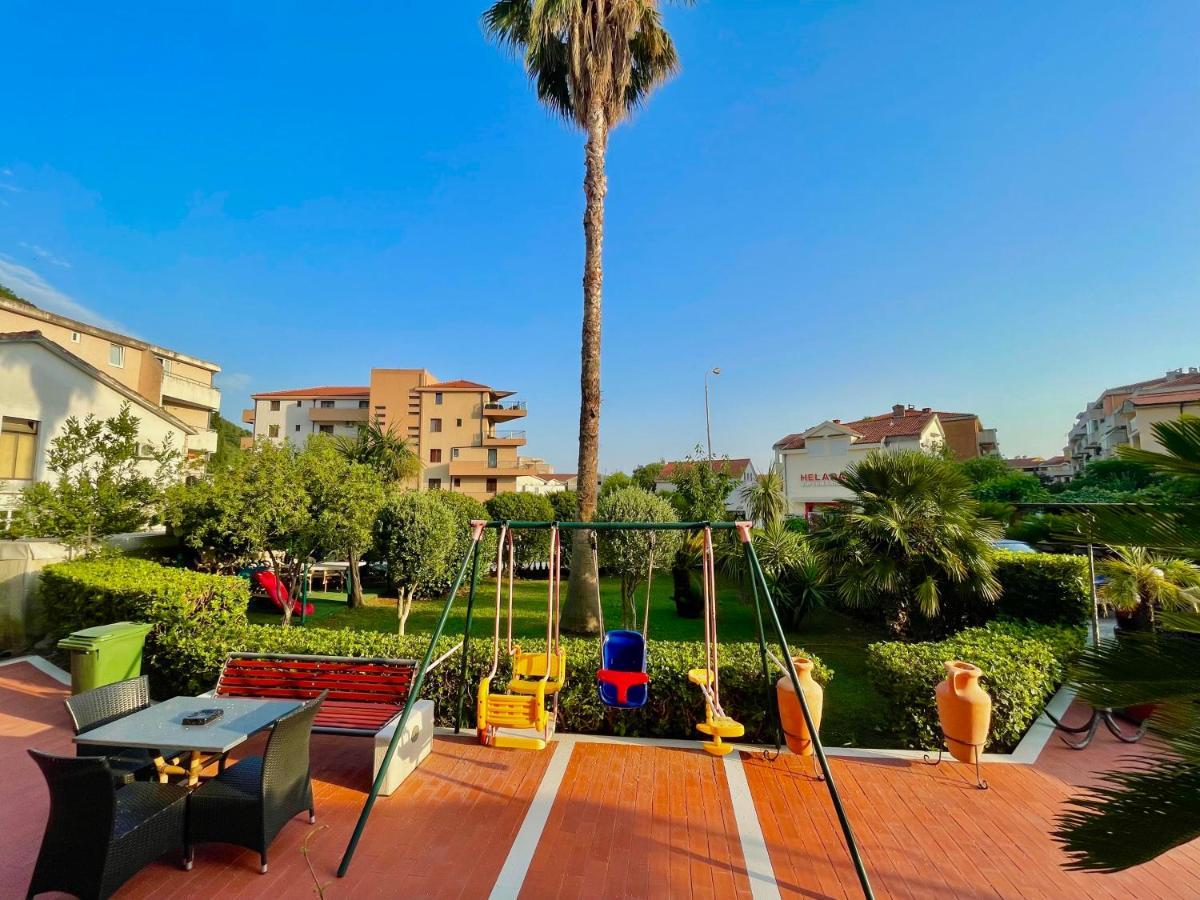 Vila L Budva Hotel Eksteriør billede