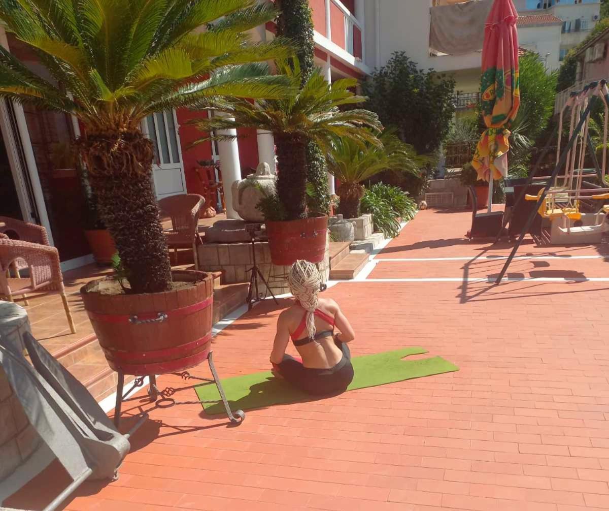 Vila L Budva Hotel Eksteriør billede