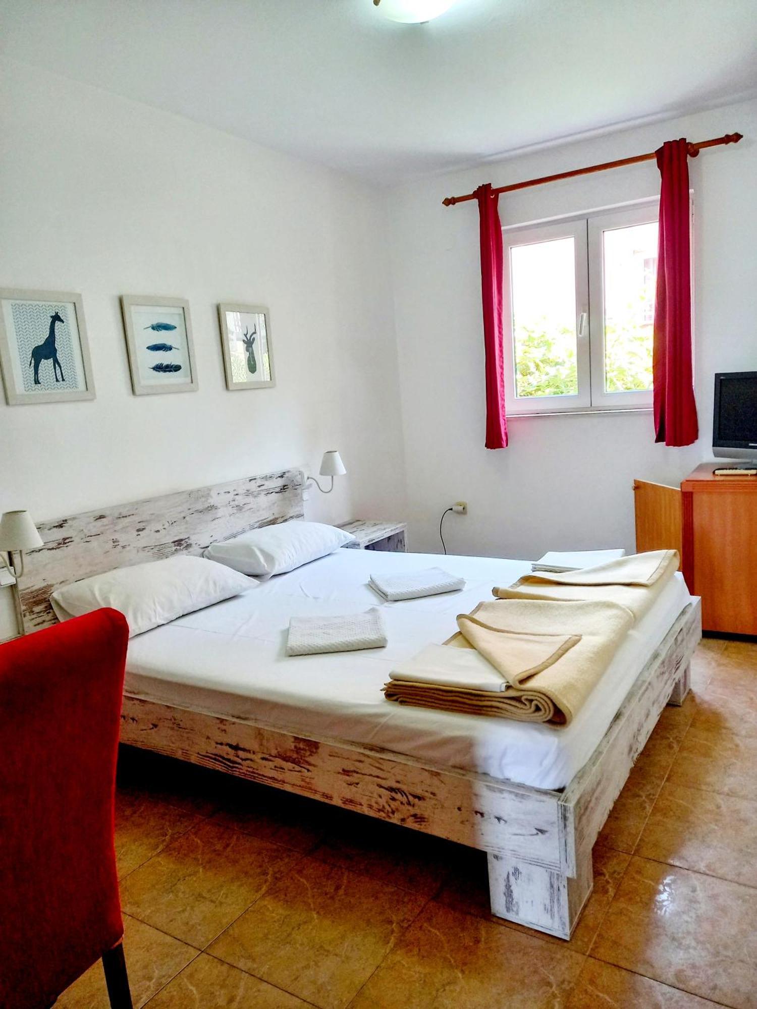 Vila L Budva Hotel Eksteriør billede